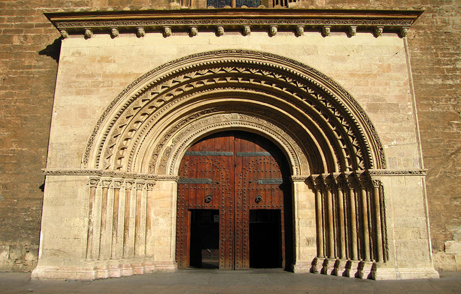 Puerta de la Almonia de Valencia