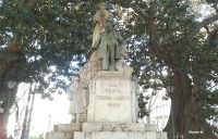 Monumento a Teodoro Llorente