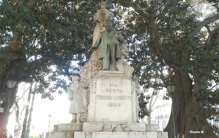 Monumento a Teodoro Llorente